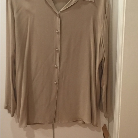 Finity Button Front Silk Blouse with Bead Trimmed Collar - L - Tan -EUC - Picture 4 of 4